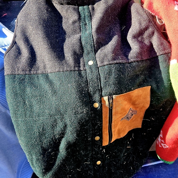 Assortment Of Large Breed Dog Coats And Pyjamas - Picture 4 of 15